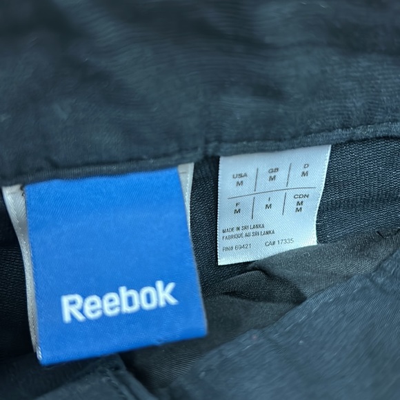 Reebok cargo shorts, size medium - Picture 3 of 6